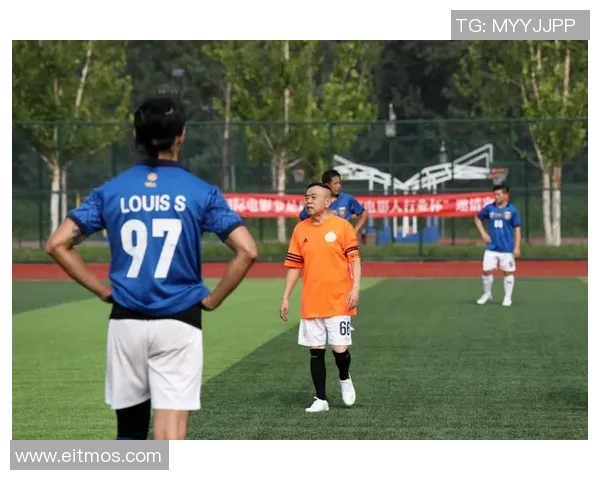 国内足球明星齐聚北京展现风采助力足球发展与青少年培养